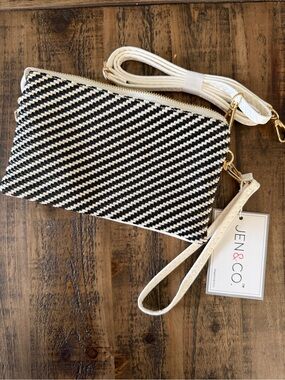Jen & Co Black and White Woven Wristlet Clutch